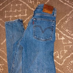 Levi’s Wedgie Jeans